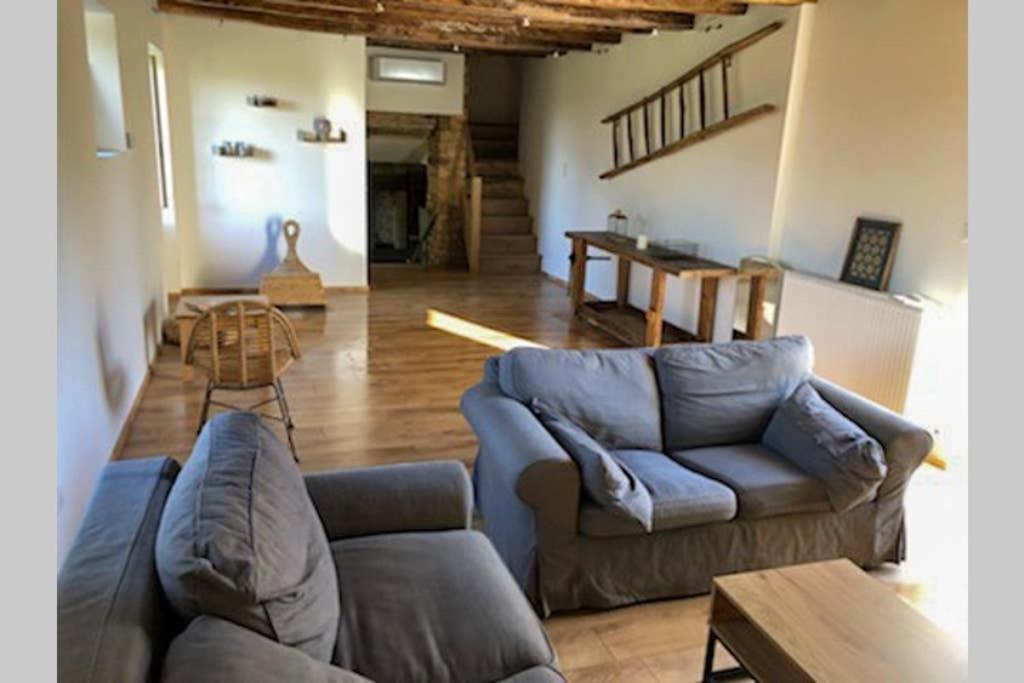 Chez Renou Et Prosperou Maison Typique Du Sarladait Saint-Genies المظهر الخارجي الصورة