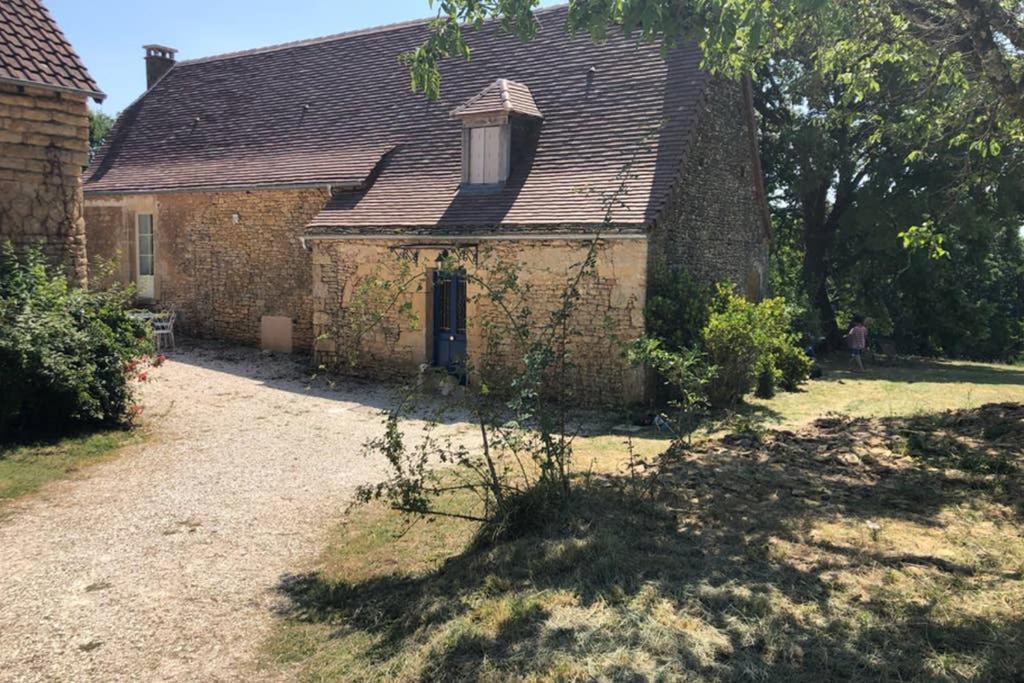 Chez Renou Et Prosperou Maison Typique Du Sarladait Saint-Genies المظهر الخارجي الصورة